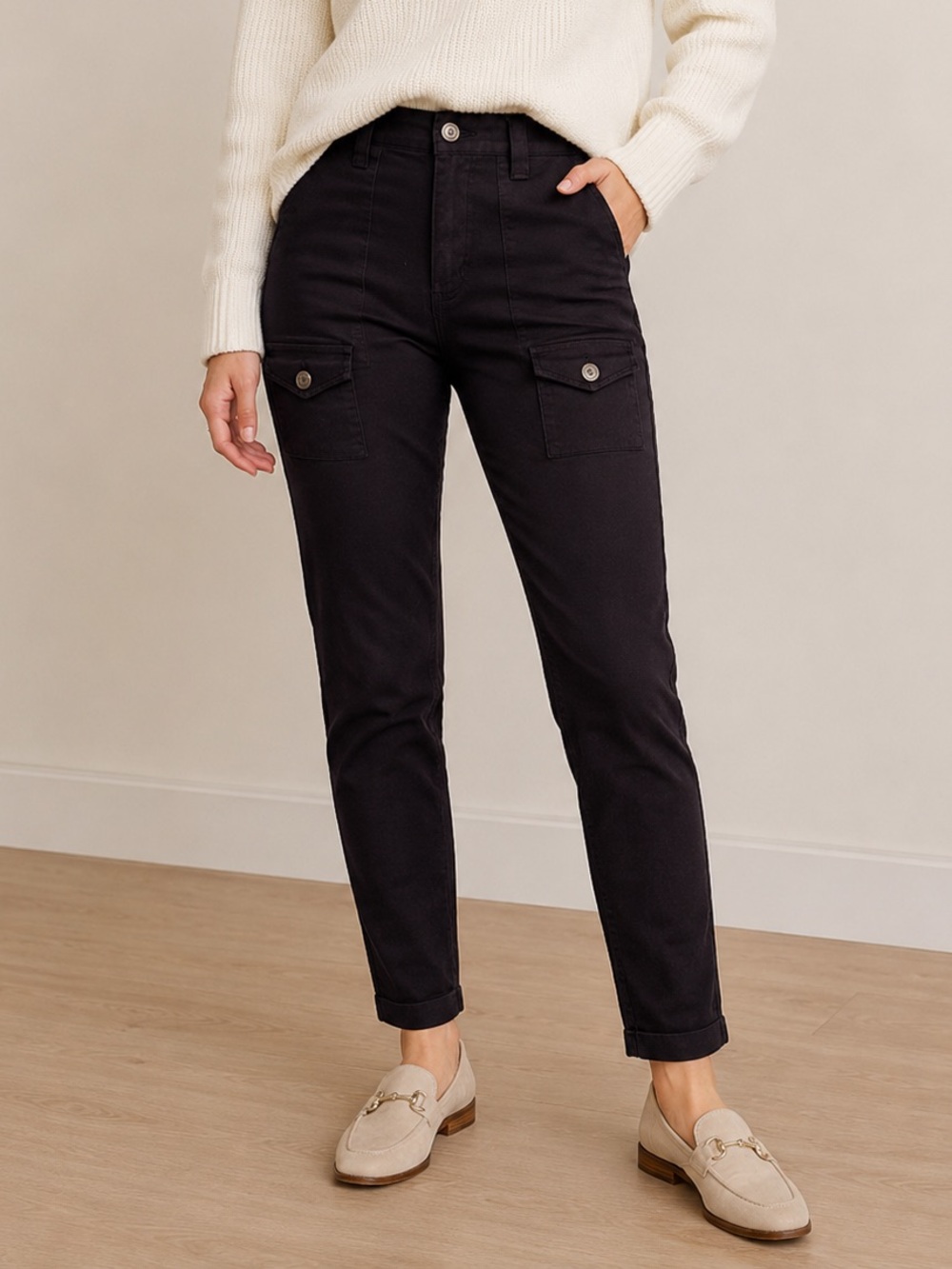 NWT GAP Pants Black Cargo Pocket Slim Khaki Straight Leg Chinos Women’s Size 4